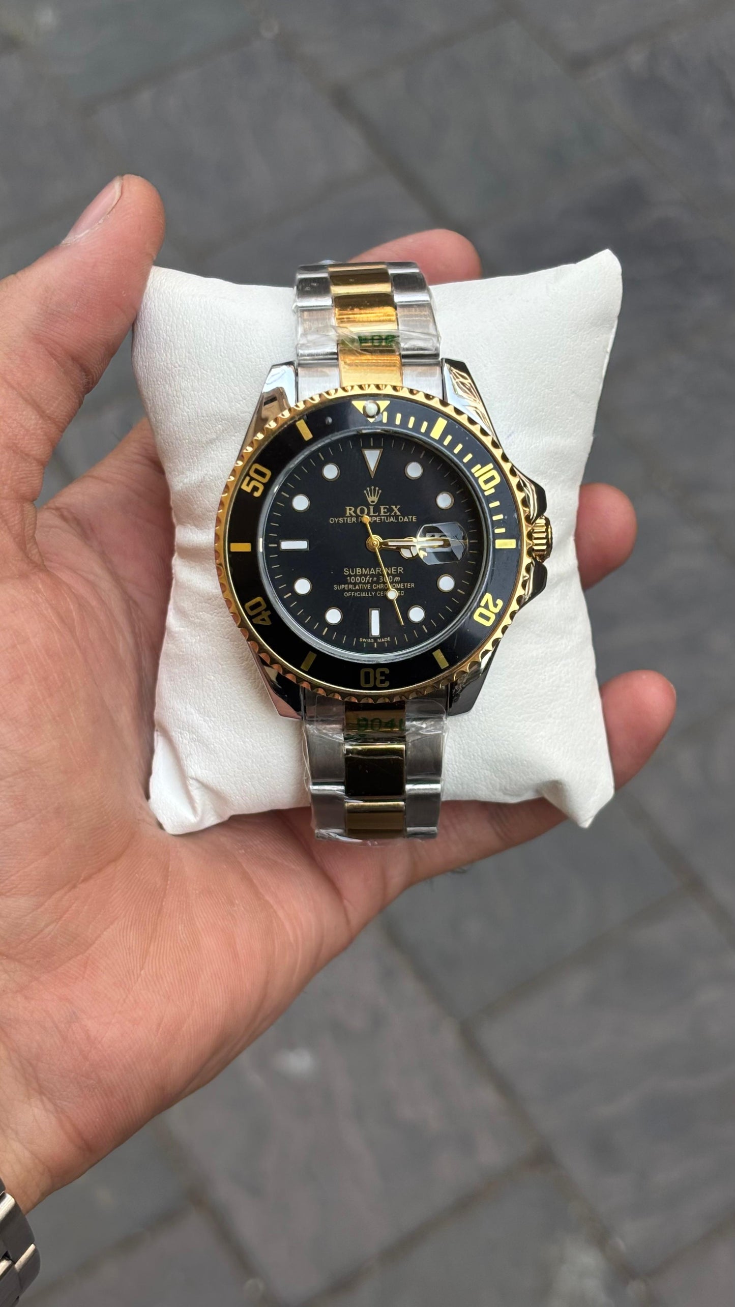 Rol-ex Submariner Analog Black Dial Men's Watch