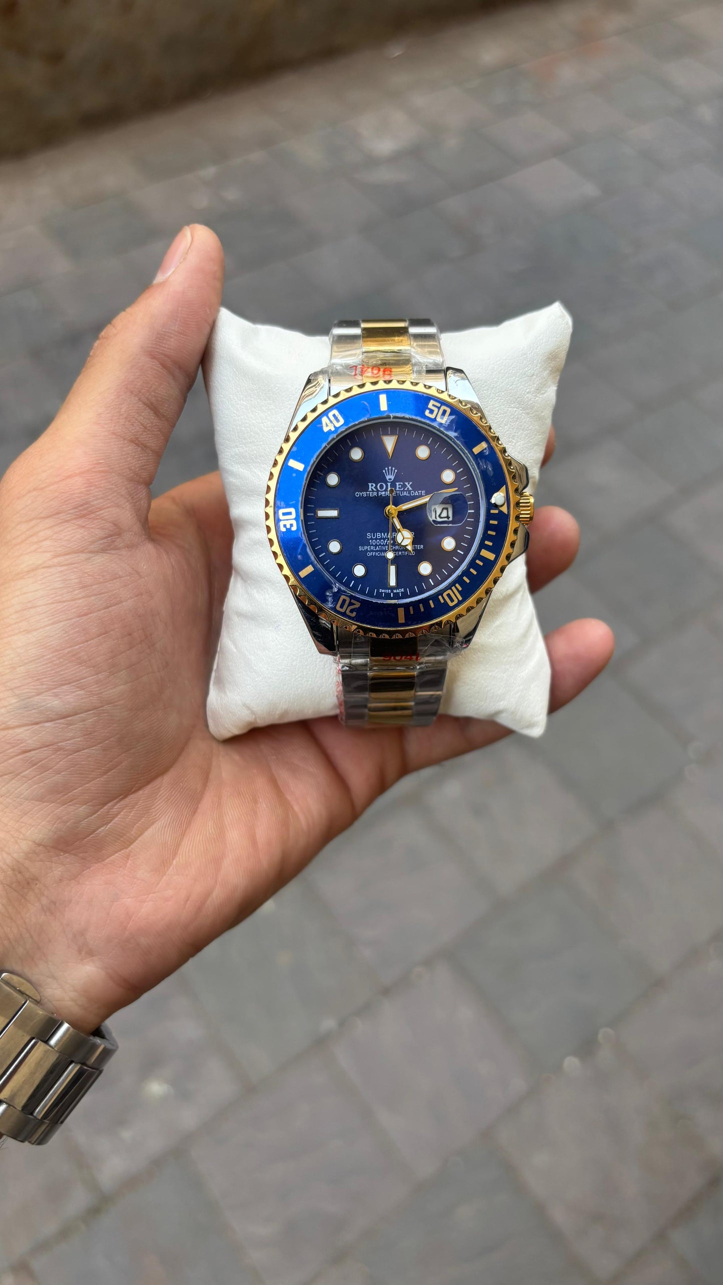Rol-ex Submariner Analog Blue Dial Round Men's Watch