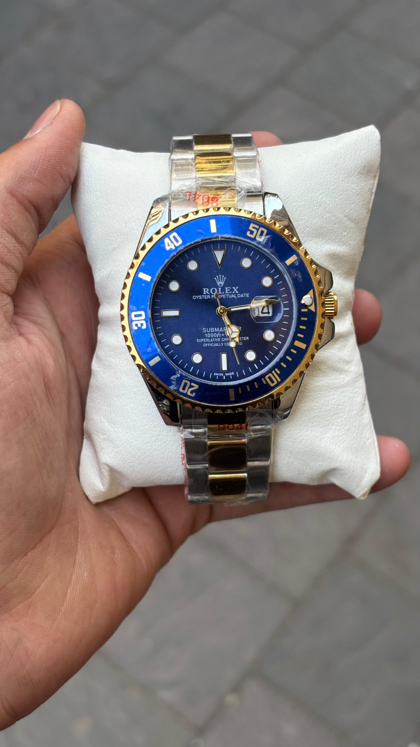 Rol-ex Submariner Analog Blue Dial Round Men's Watch