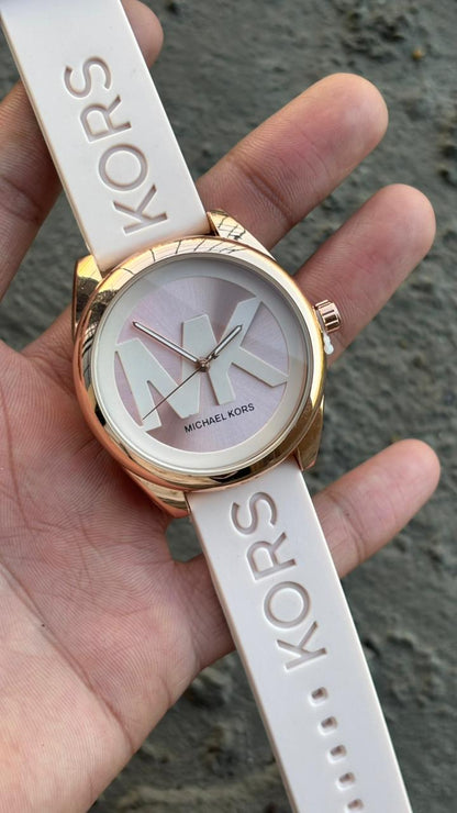 Michael kors Round LIght Pink Watch